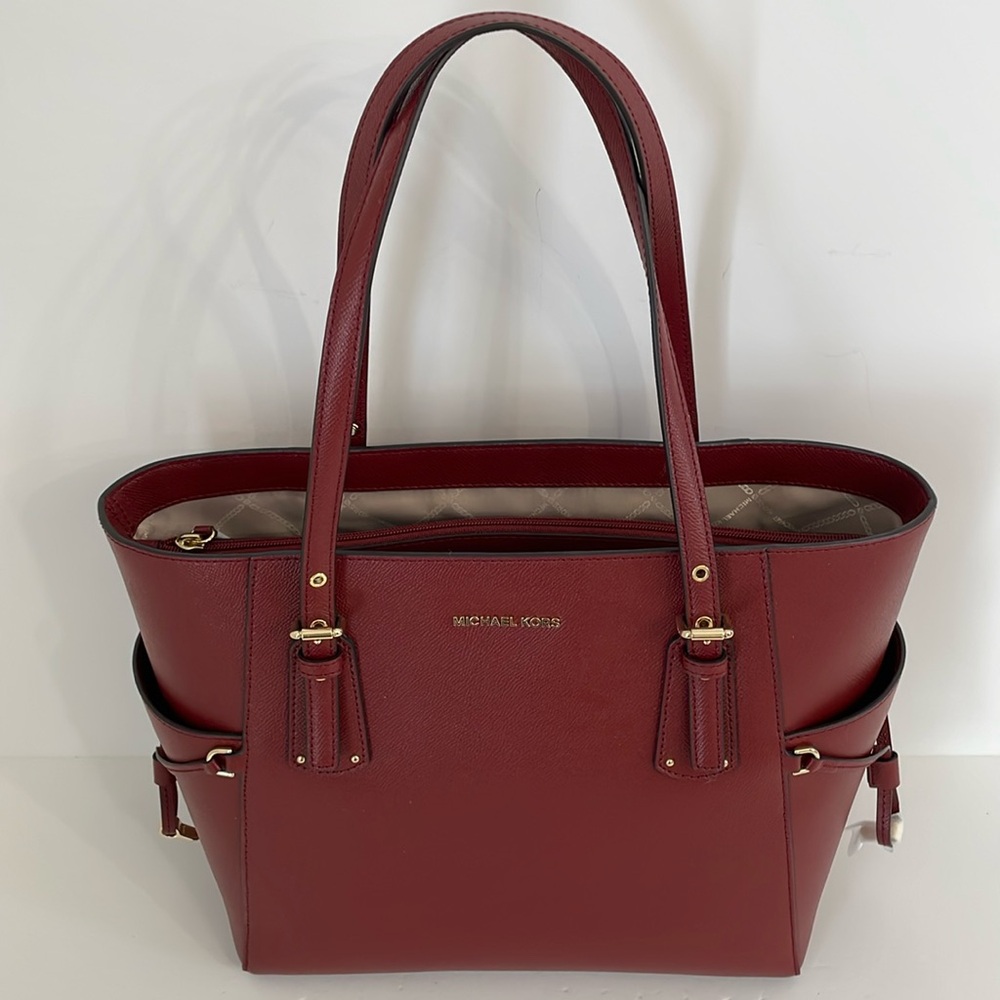 NWT Michael Kors Voyager East West Leather Tote